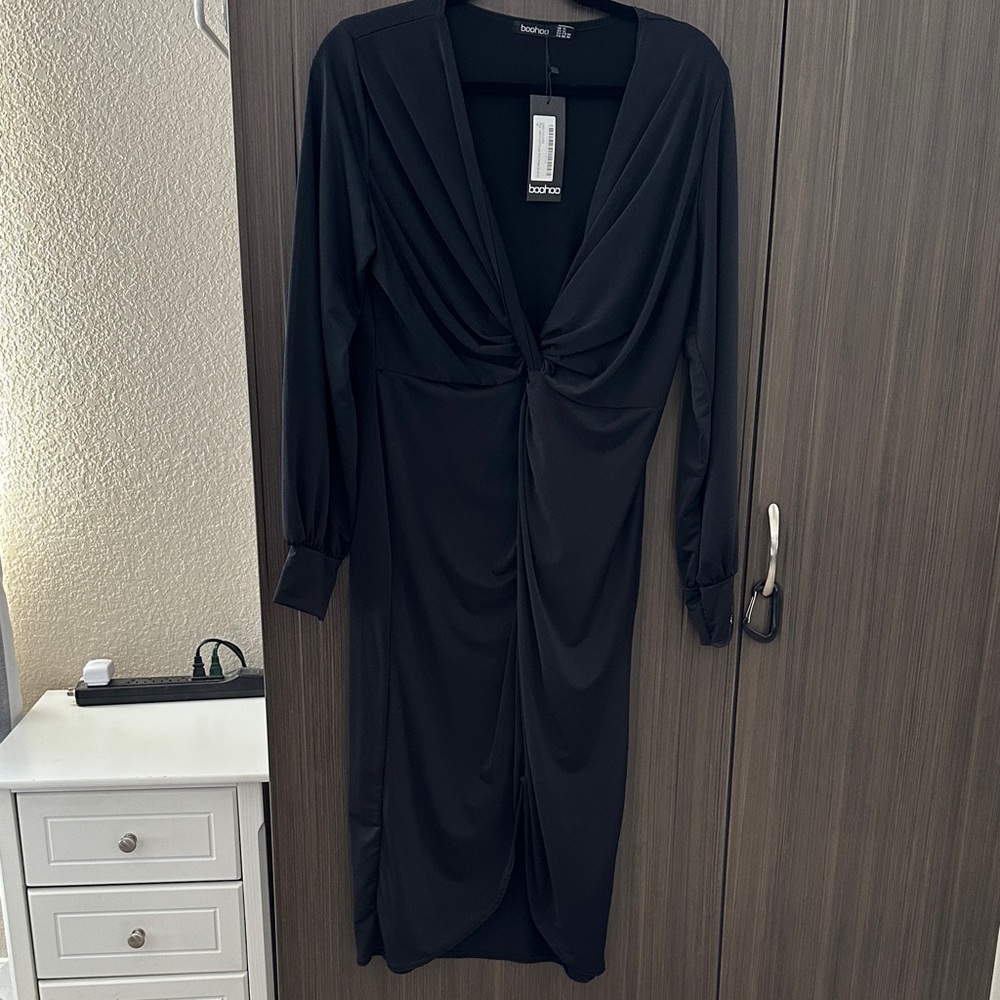 Boohoo Elegant Black Twist Front Long Sleeve Dress
